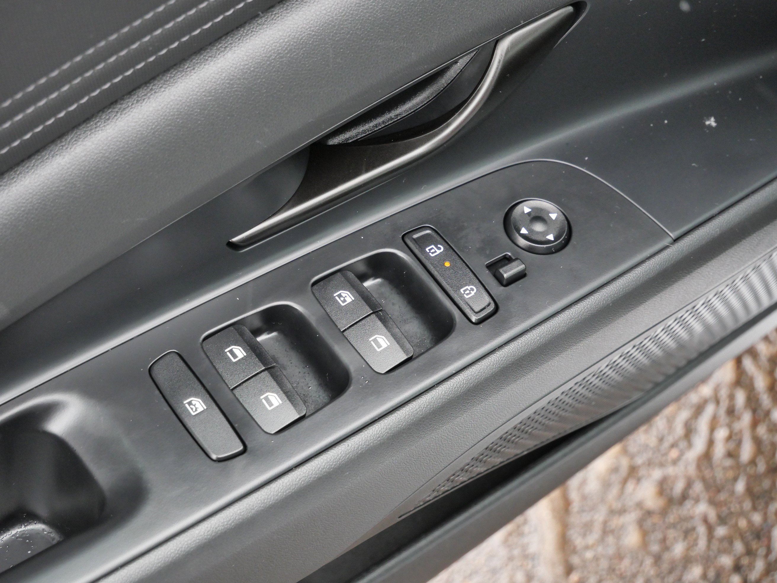 Certified 2025 Hyundai Elantra Sport image 19