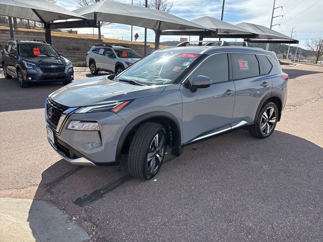 Used 2023 Nissan Rogue Platinum w/ Platinum Premium Package image 3