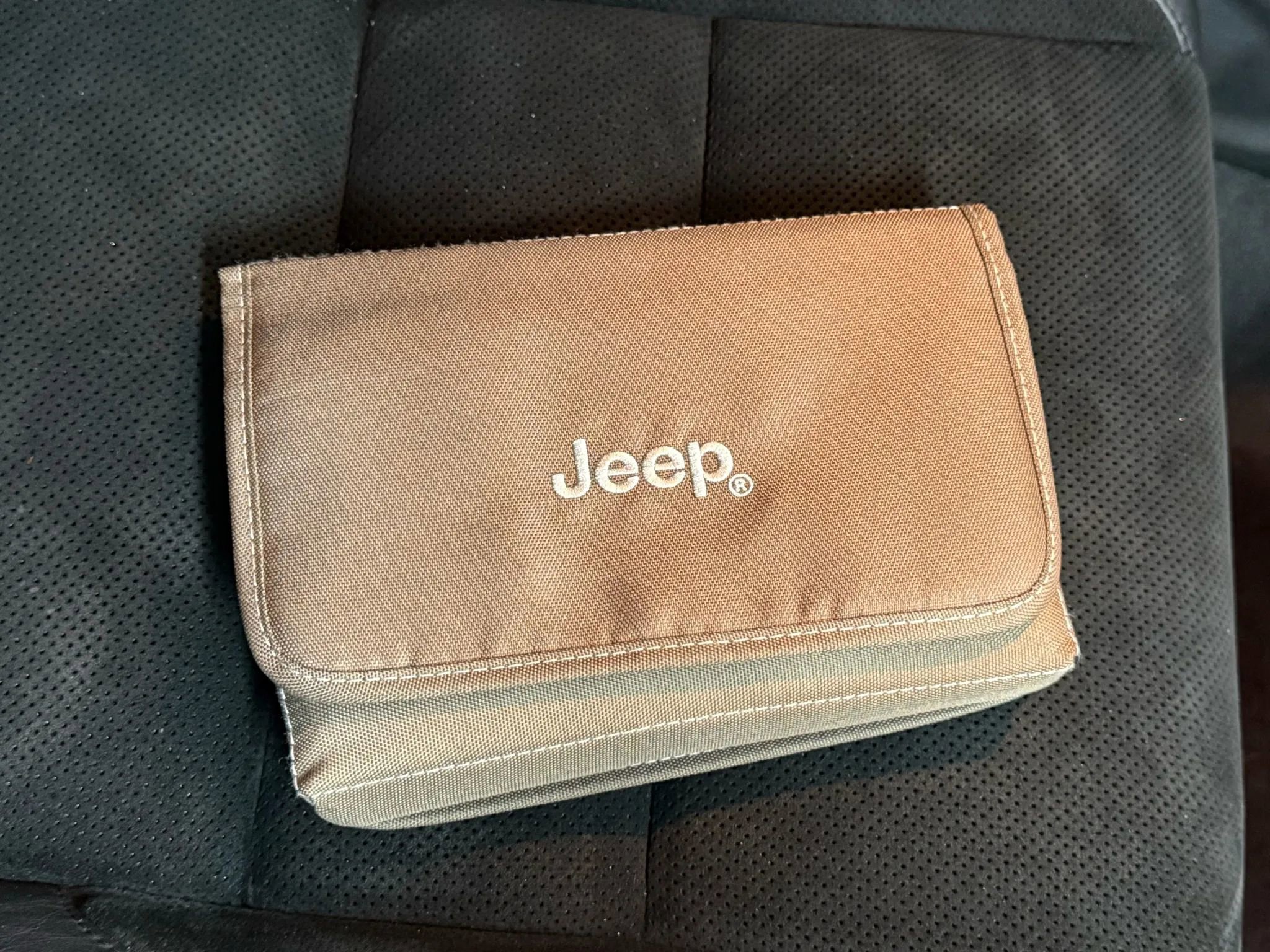 Used 2017 Jeep Grand Cherokee Trailhawk AWD/4WD image 46