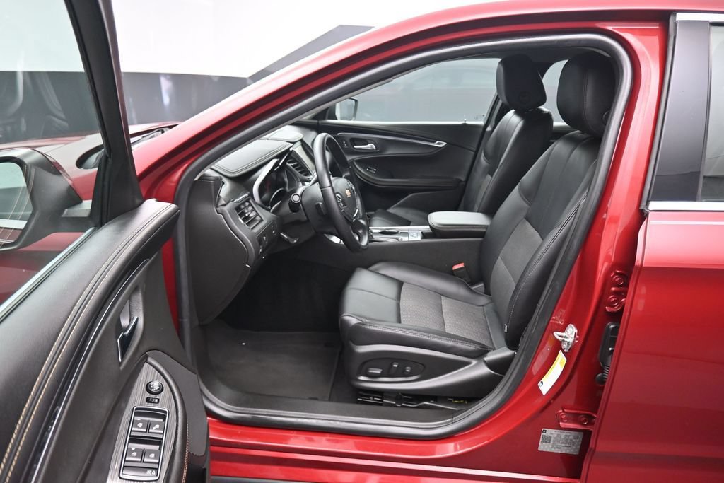 Used 2019 Chevrolet Impala LT FWD image 11