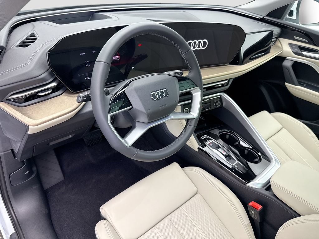 Used 2025 Audi Q5 Premium Plus w/ Premium Plus AWD/4WD image 10