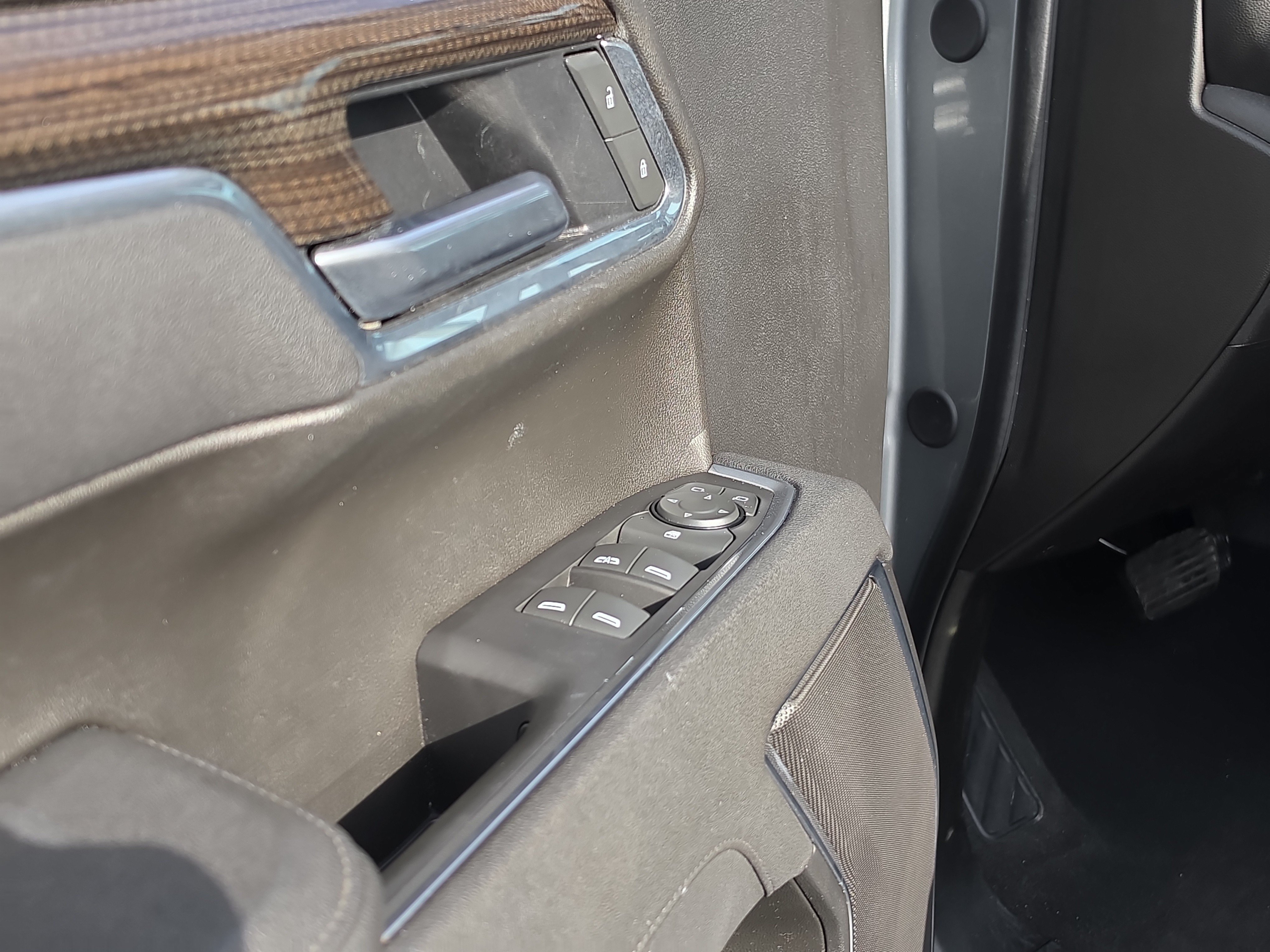 Certified 2025 Chevrolet Silverado 1500 LT RWD image 18