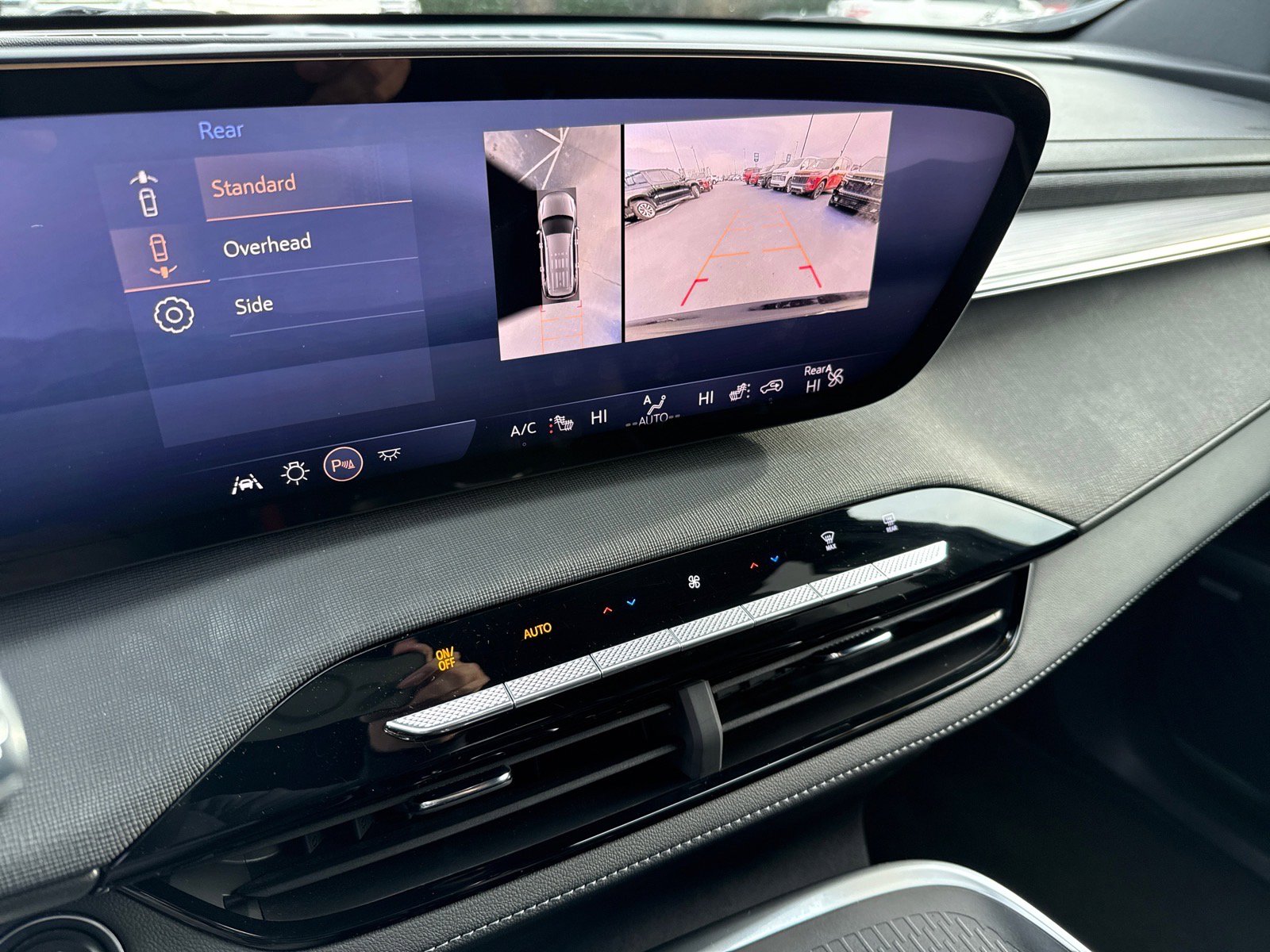 Used 2025 Buick Enclave Preferred image 17