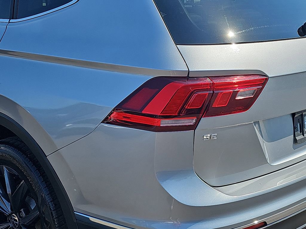 Used 2022 Volkswagen Tiguan SE image 37