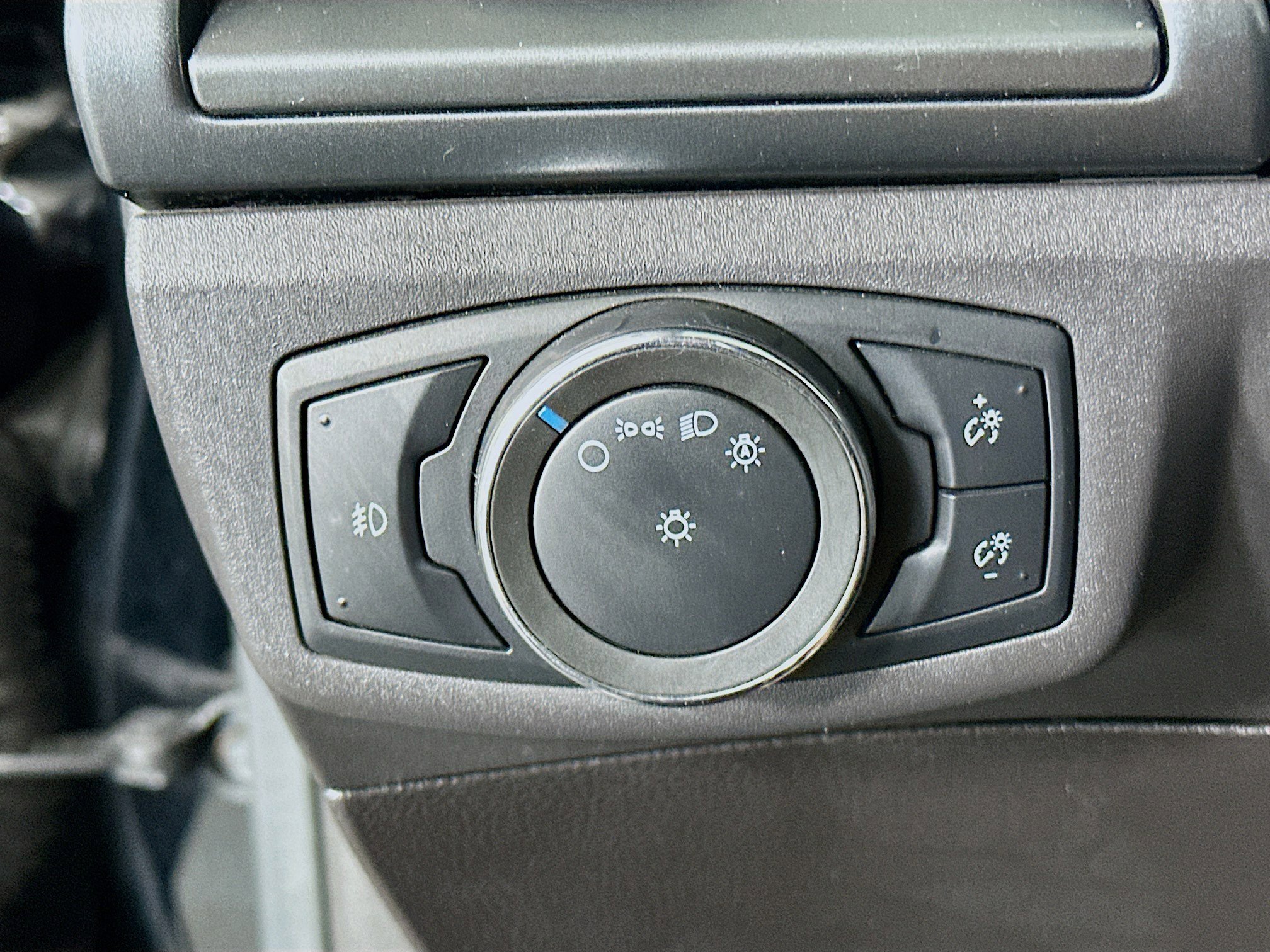 Used 2016 Ford Fusion Titanium image 17