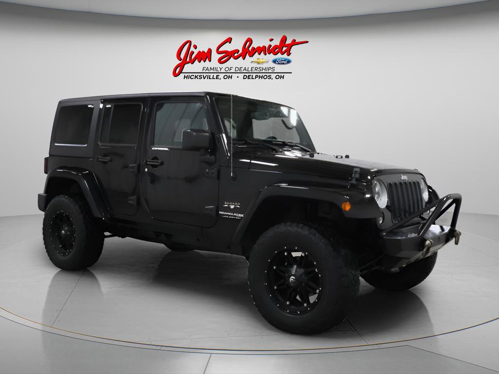 Used 2018 Jeep Wrangler Unlimited Sahara w/ Connectivity Group image 2