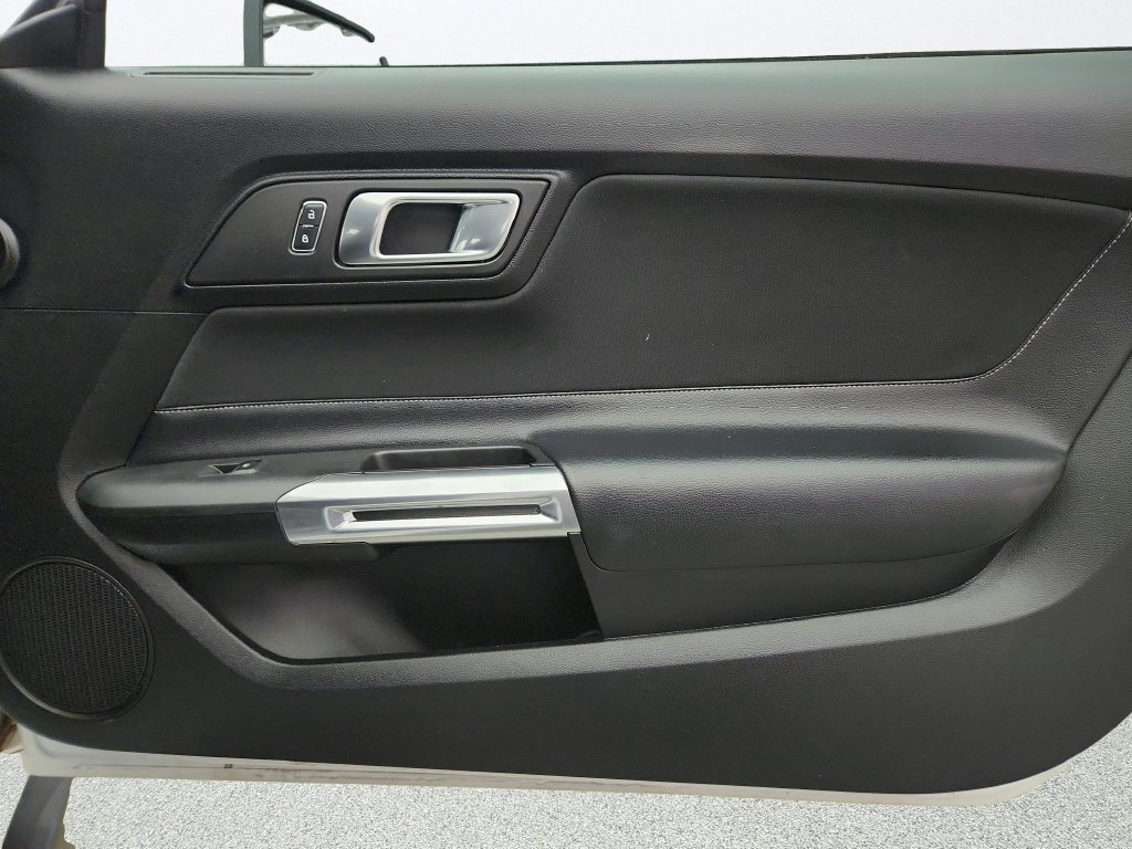 Used 2018 Ford Mustang Coupe RWD image 24