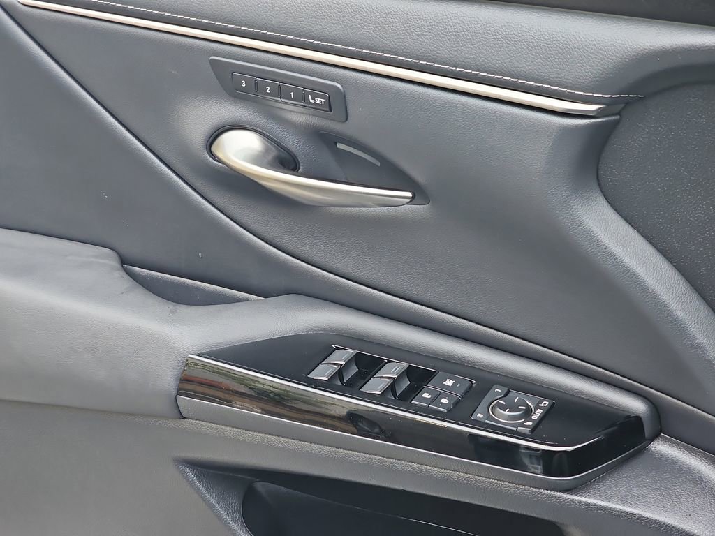 Certified 2023 Lexus ES 250 w/ Premium Package AWD/4WD image 30