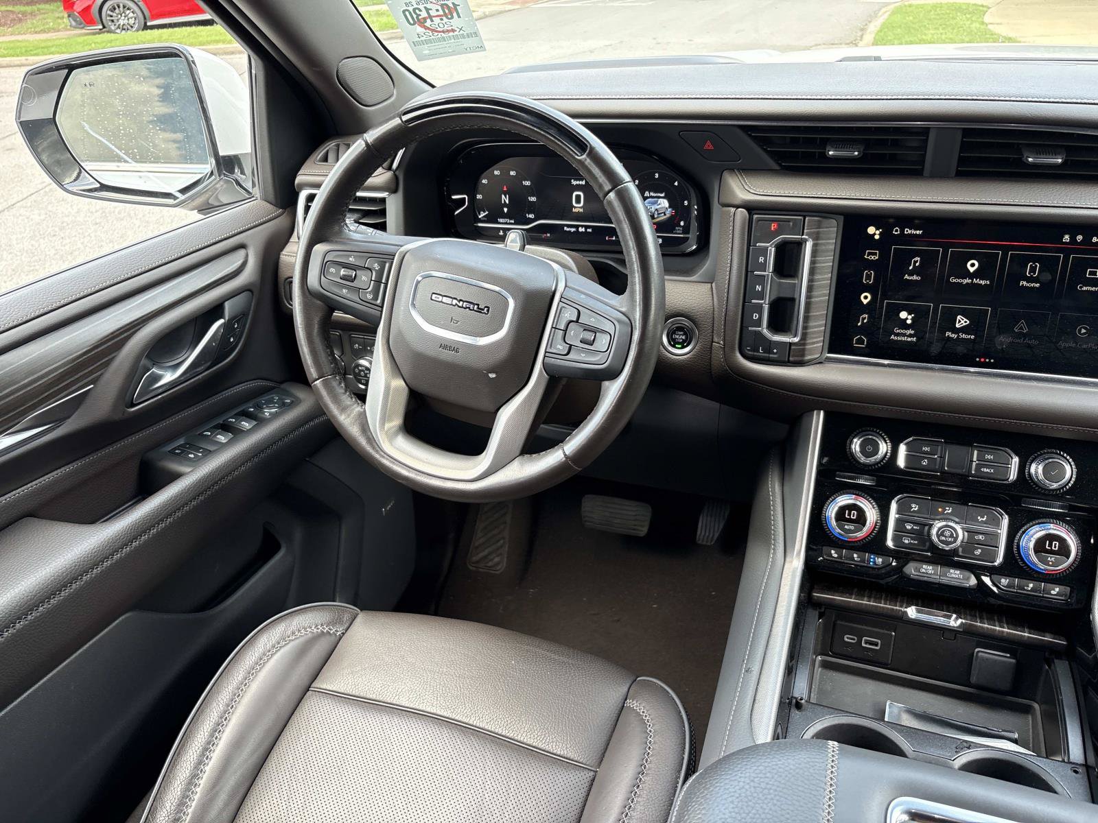 Used 2024 GMC Yukon Denali w/ Denali Reserve Package RWD image 28