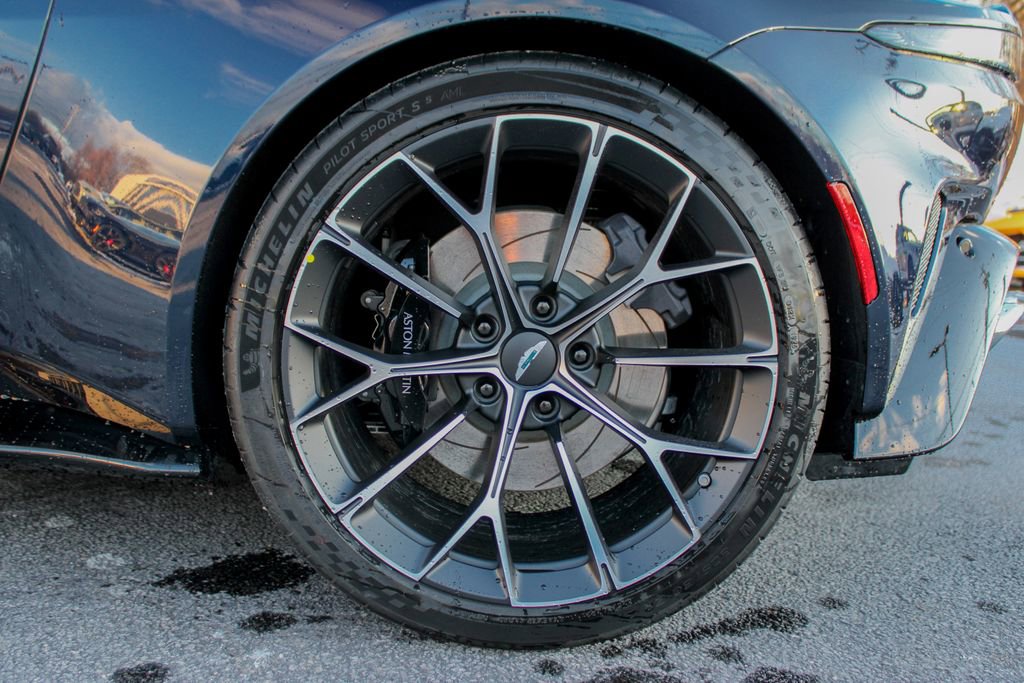 New 2026 Aston Martin V8 Vantage Roadster image 8