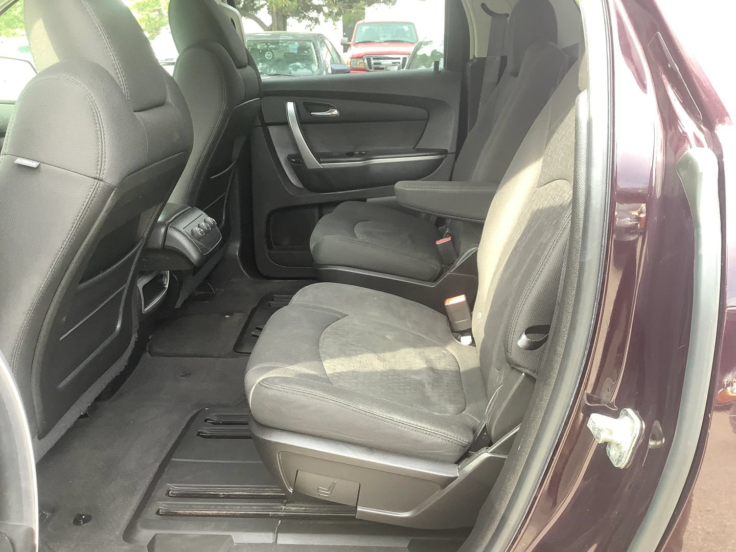 Used 2009 GMC Acadia SLE w/ Preferred Package FWD image 17