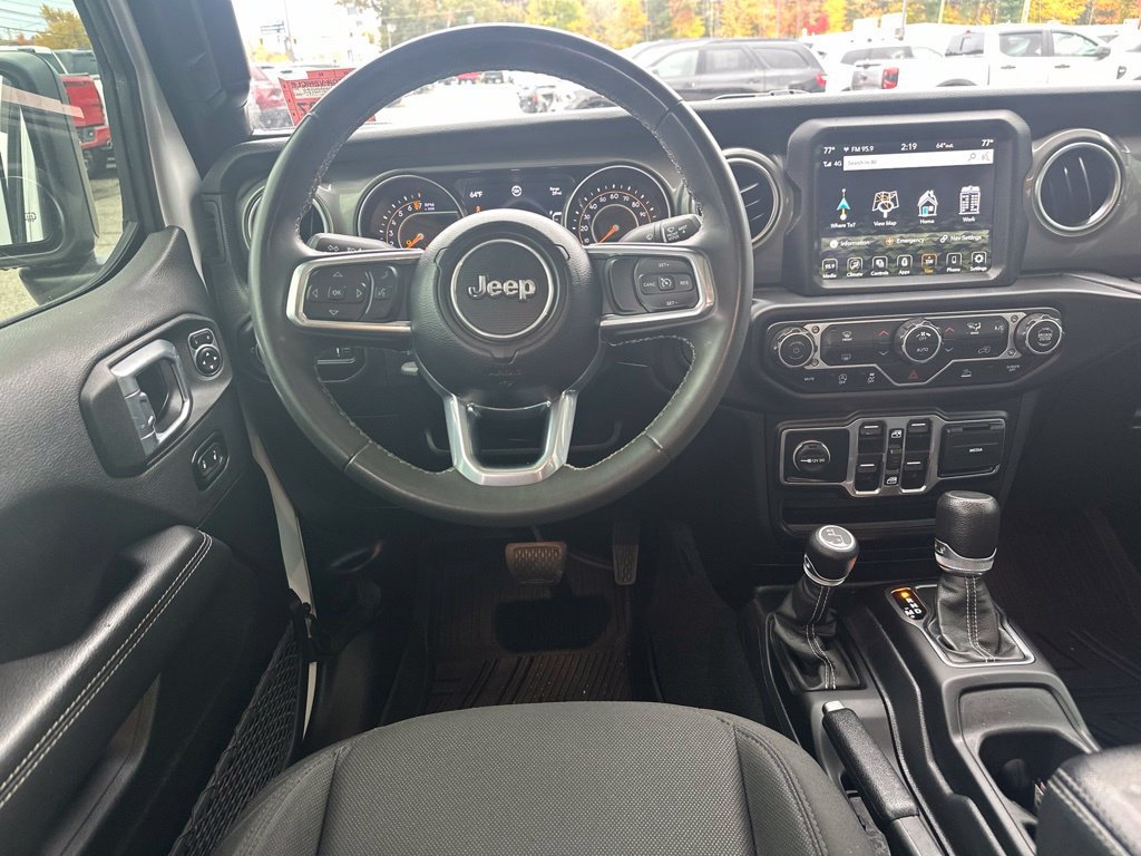 Used 2023 Jeep Gladiator Overland AWD/4WD image 16