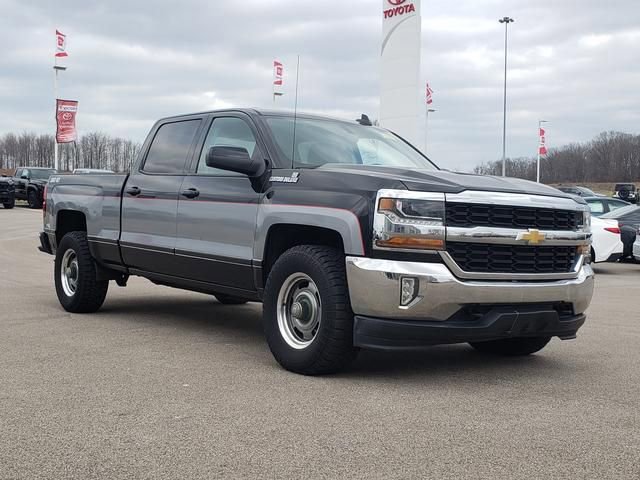 Used 2018 Chevrolet Silverado 1500 LT w/ LT Convenience Package image 3