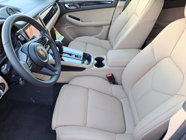 New 2026 Porsche Macan image 22