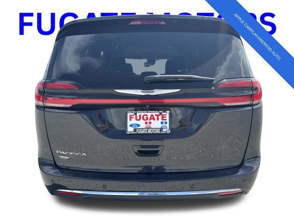 Used 2024 Chrysler Pacifica Touring-L FWD image 4