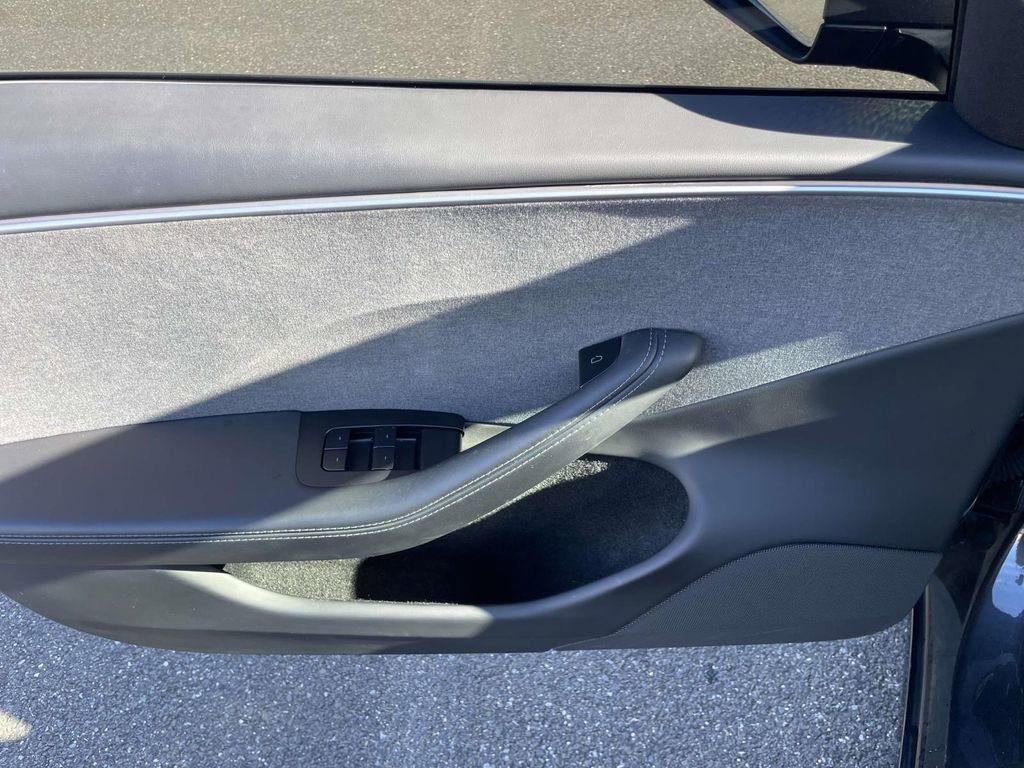 Used 2024 Tesla Model 3 Standard Range image 15
