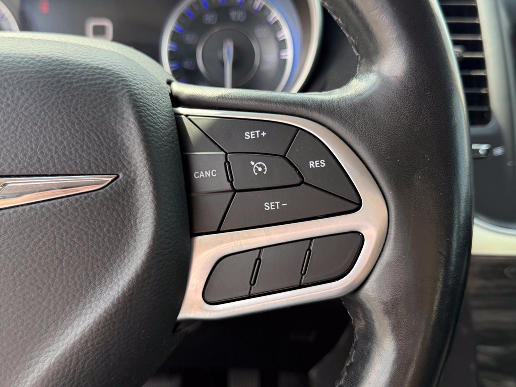 Used 2019 Chrysler 300 Touring w/ Sport Appearance Package AWD/4WD image 19