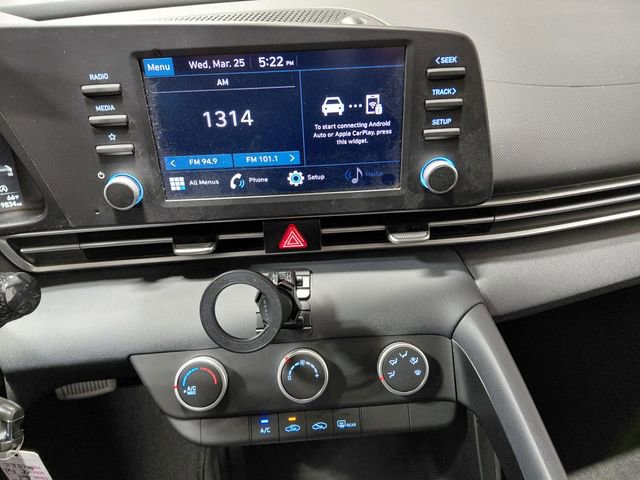 Used 2022 Hyundai Elantra SE image 25