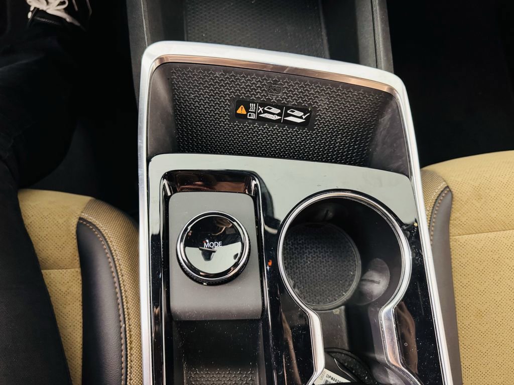 Used 2025 Chevrolet Equinox ACTIV w/ Safety and Technology Package image 22