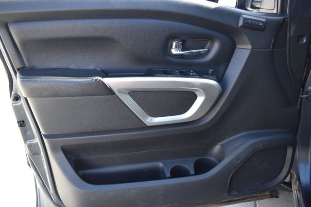 Used 2016 Nissan Titan PRO-4X w/ Pro-4x Convenience Package image 13