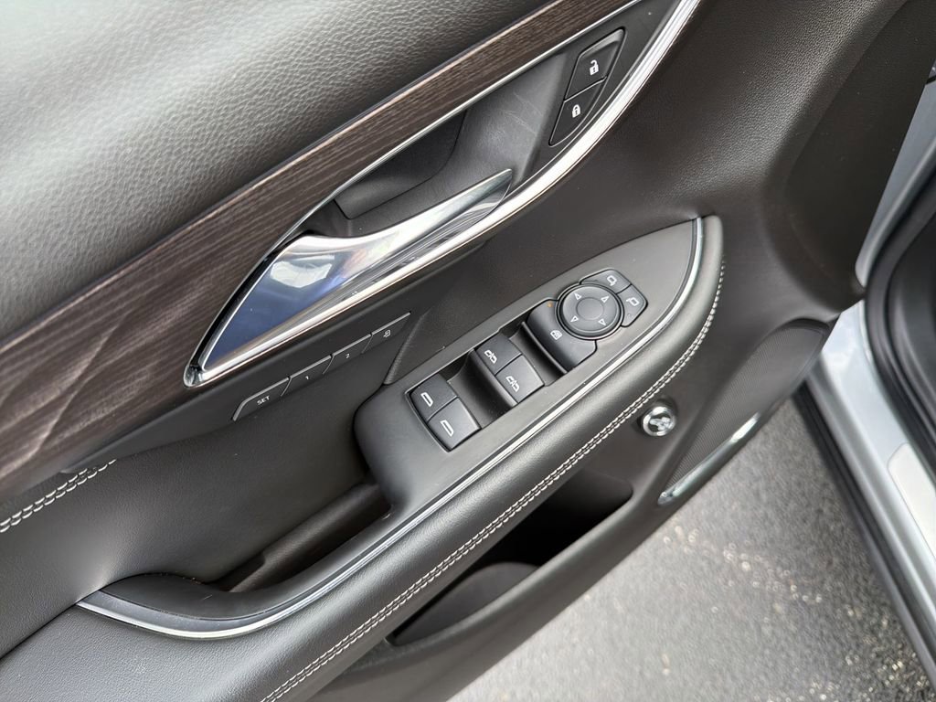 Used 2023 Buick Envision Avenir AWD/4WD image 19