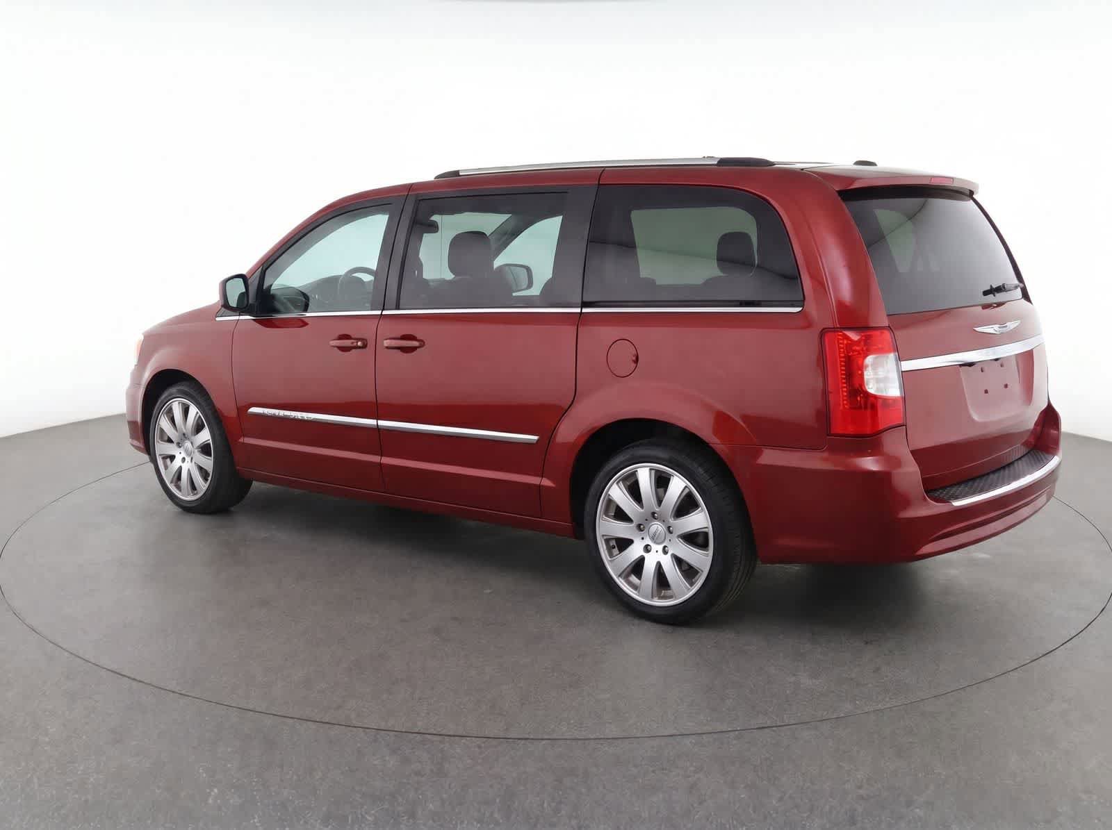 Used 2012 Chrysler Town & Country Touring w/ Entertainment Group #1 FWD image 3