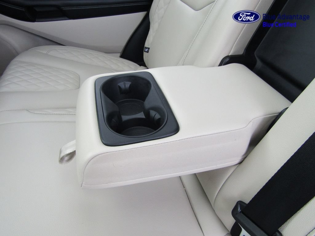 Certified 2024 Ford Edge Titanium AWD/4WD image 21