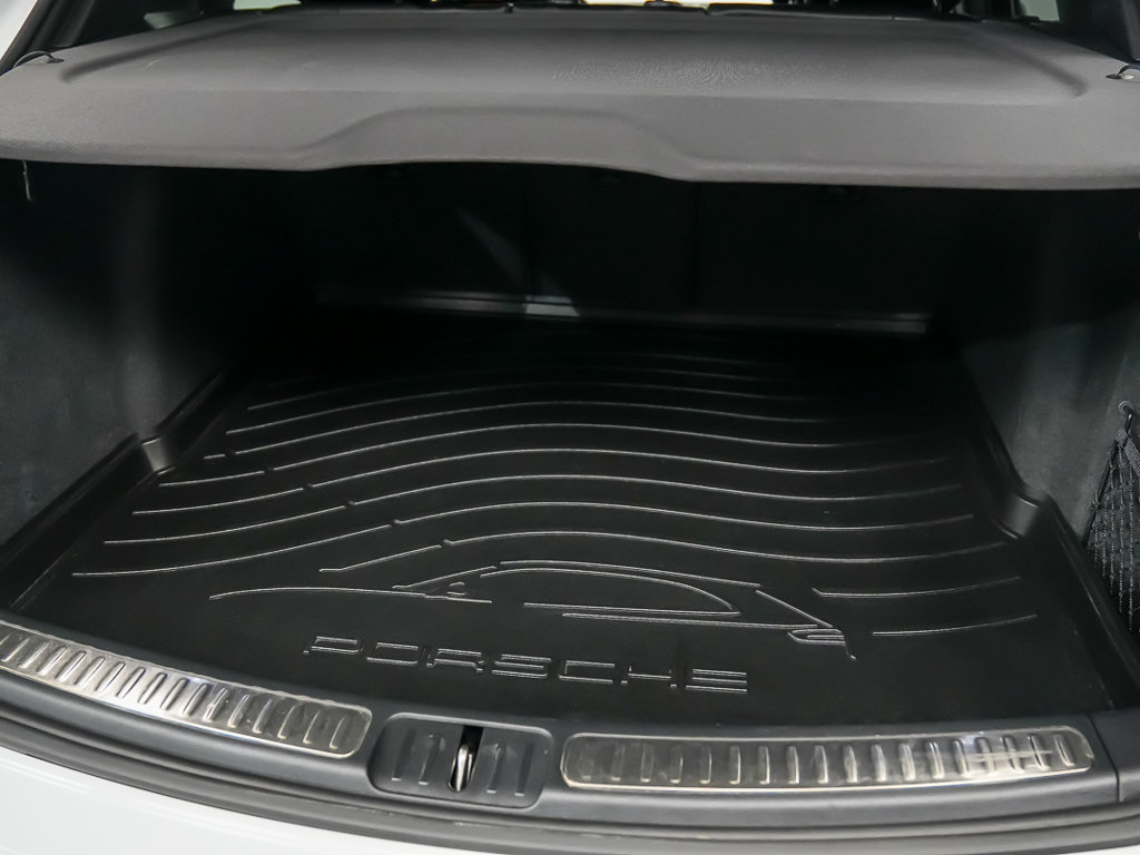 Certified 2024 Porsche Macan AWD/4WD image 13