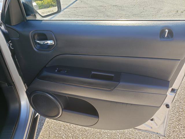 Used 2015 Jeep Patriot Sport w/ Power Value Group AWD/4WD image 18