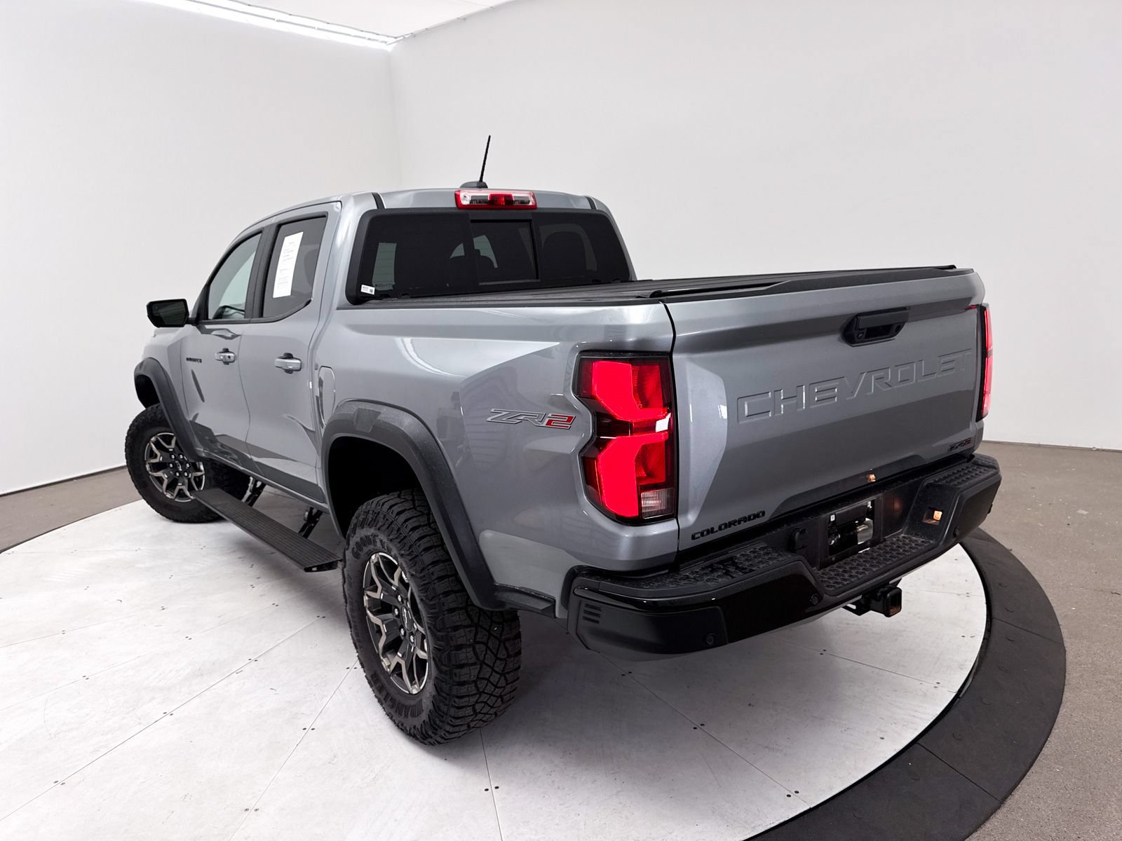 Used 2024 Chevrolet Colorado ZR2 w/ ZR2 Convenience Package III AWD/4WD image 7