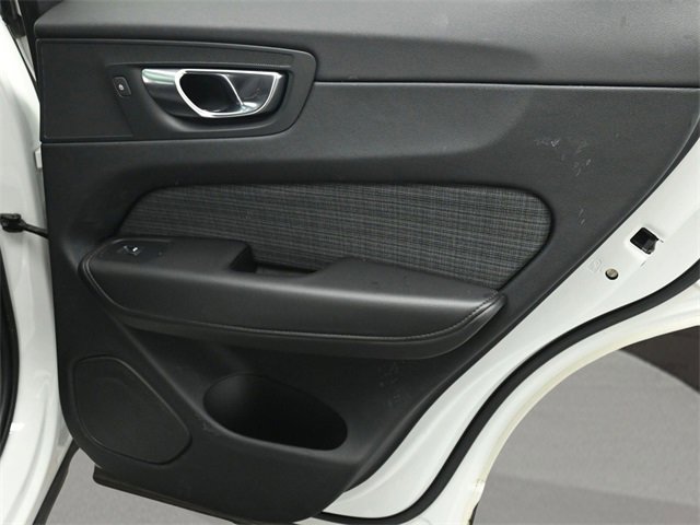 Used 2023 Volvo XC60 B5 Core image 16