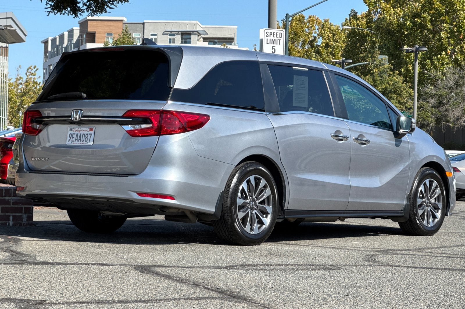 Used 2023 Honda Odyssey EX-L image 4