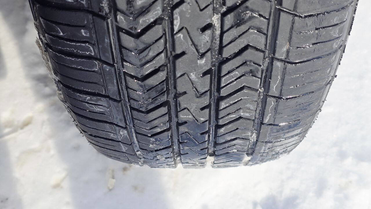 Used 2014 Nissan Rogue SV image 29