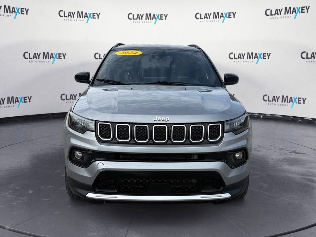 Used 2024 Jeep Compass Limited image 8