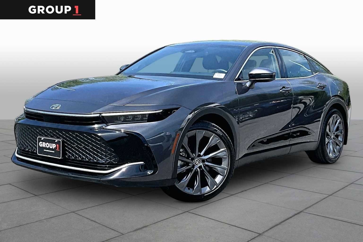 Used 2024 Toyota Crown Limited w/ Advanced Technology Package image 1