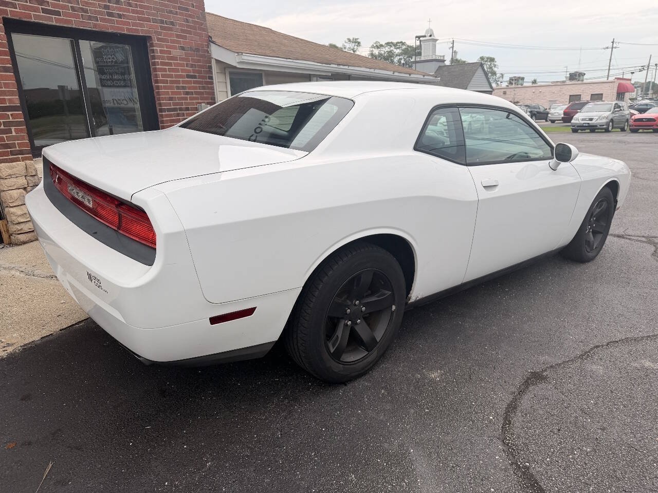 Used 2014 Dodge Challenger SXT RWD image 7