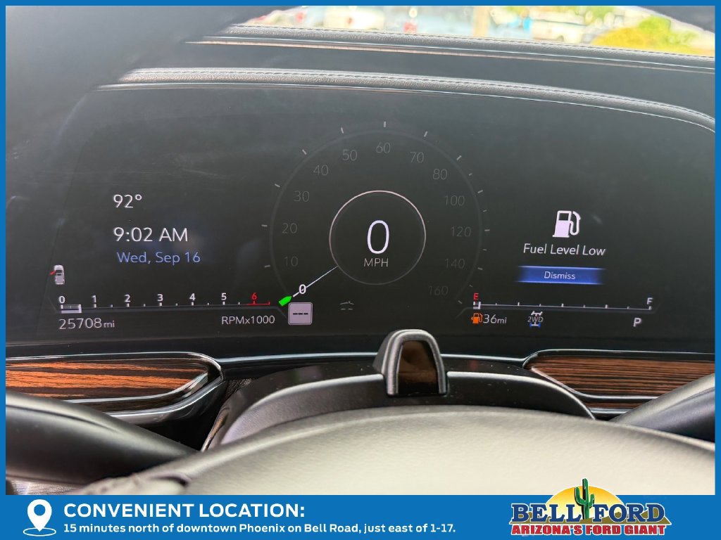 Used 2024 Cadillac Escalade ESV Premium Luxury AWD/4WD image 32