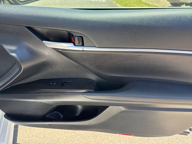 Used 2024 Toyota Camry SE w/ Cold Weather Package FWD image 29