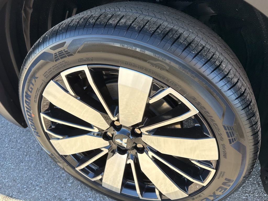 New 2026 Mitsubishi Outlander SE image 9