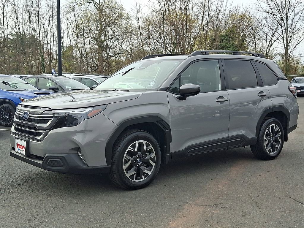 Used 2025 Subaru Forester Premium image 3