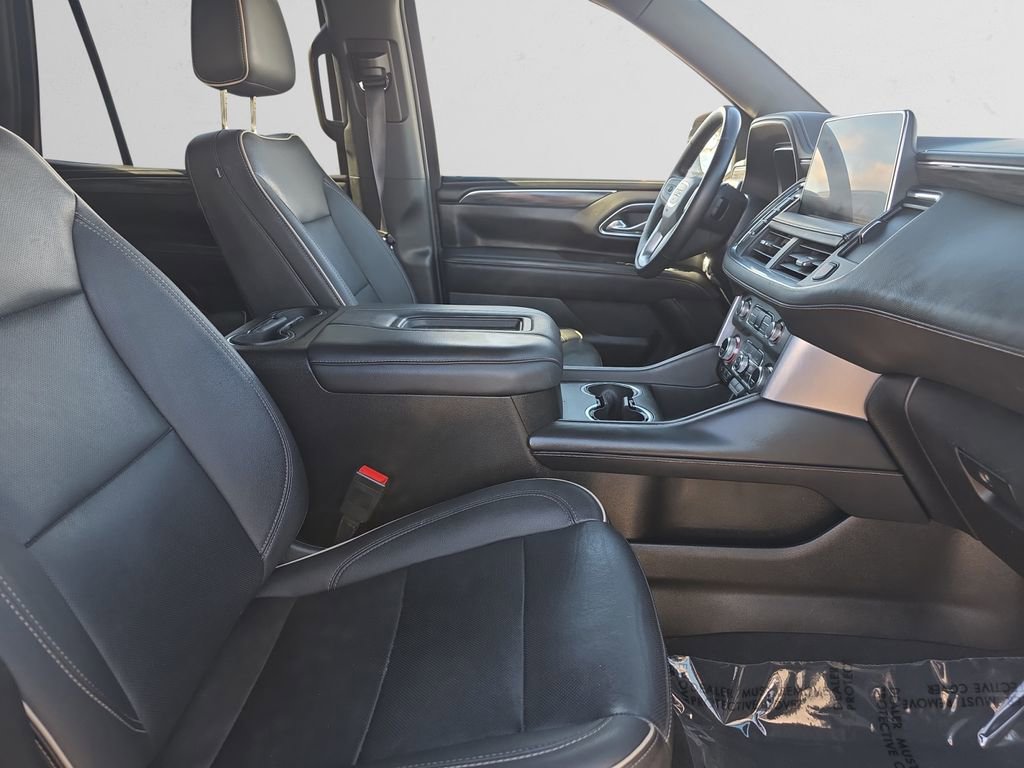 Used 2023 GMC Yukon SLT w/ SLT Luxury Package image 17