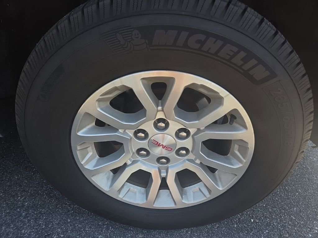 Used 2018 GMC Yukon SLT image 19