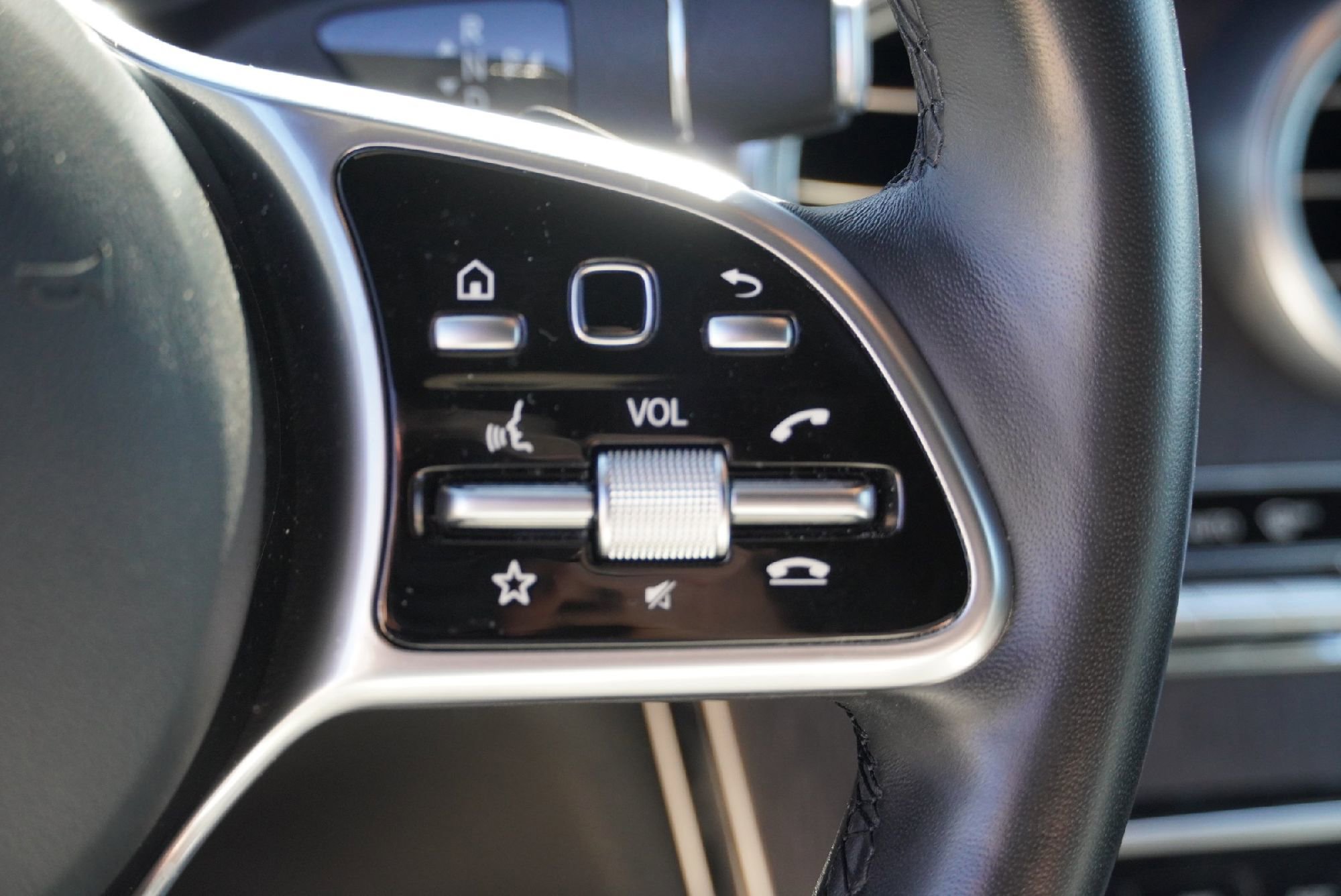 Used 2020 Mercedes-Benz GLC 300 4MATIC image 15