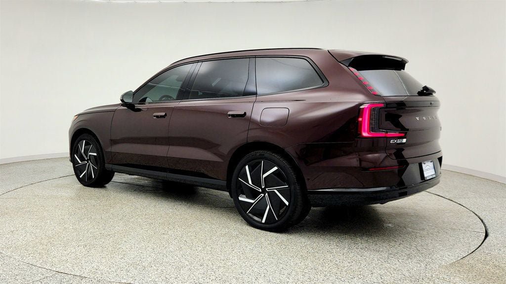 Used 2025 Volvo EX90 Ultra AWD/4WD image 7