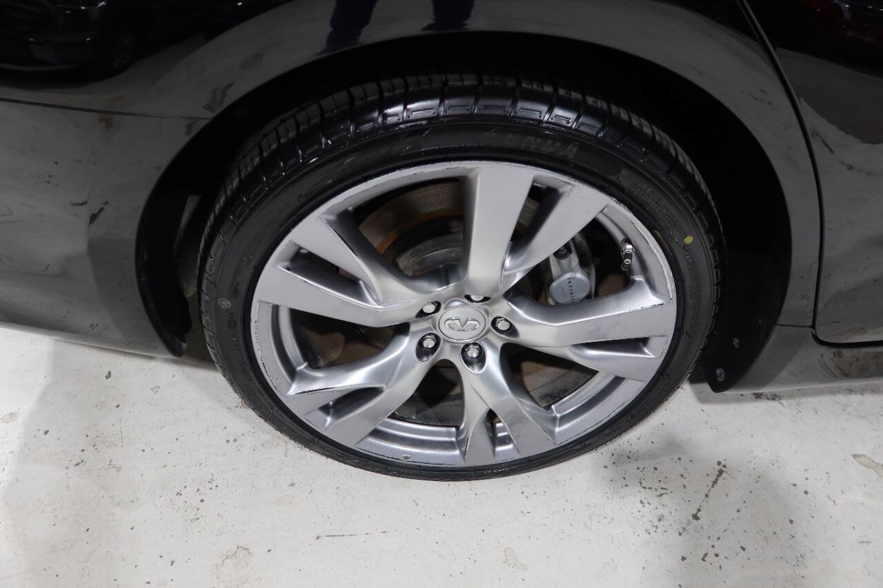 Used 2015 INFINITI Q70 3.7 w/ Sport Package RWD image 39