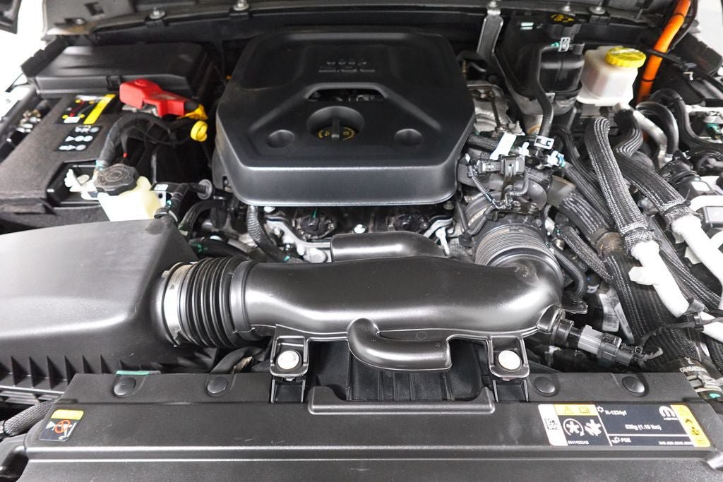 Used 2023 Jeep Wrangler Unlimited Sahara AWD/4WD image 36