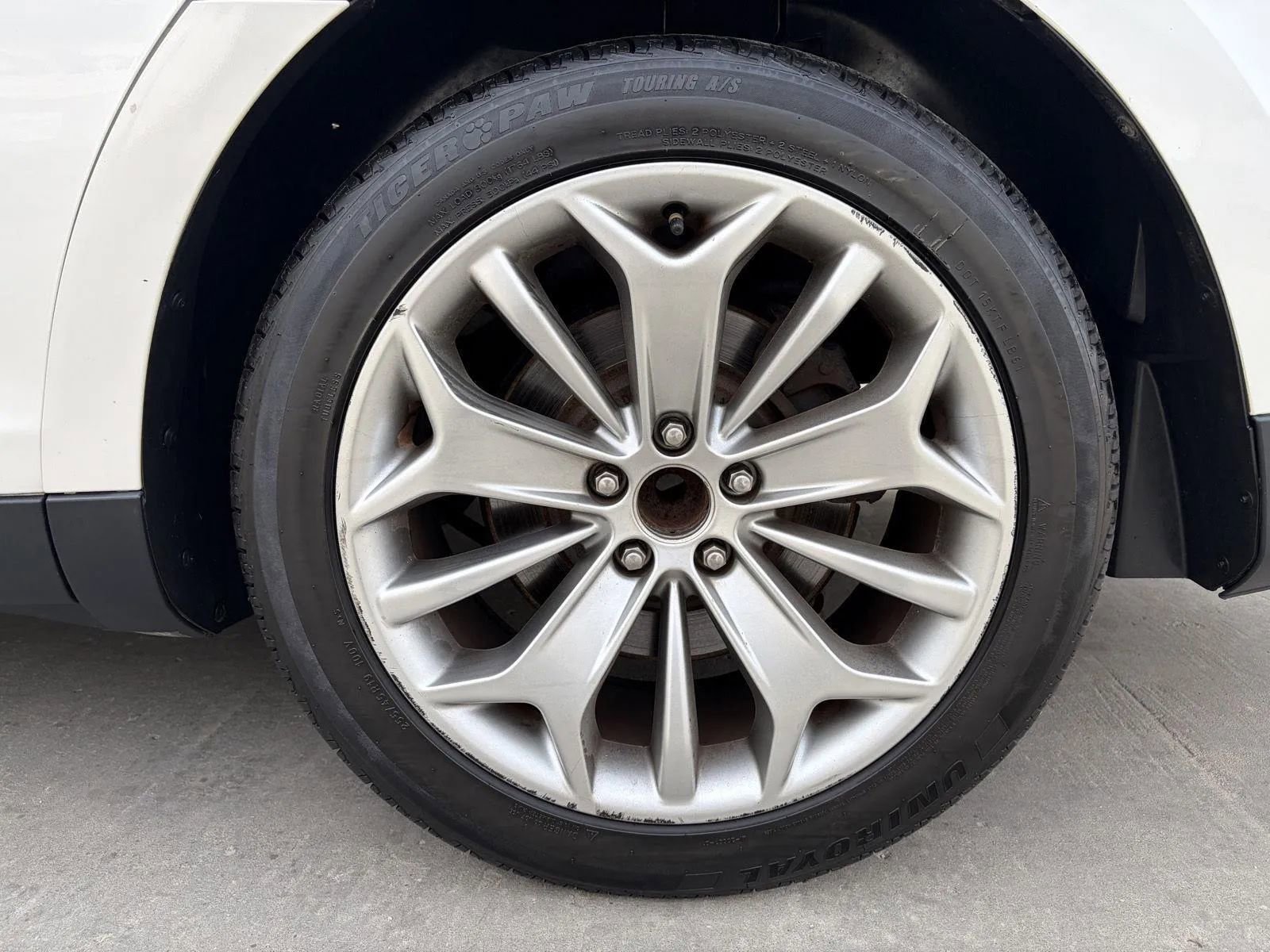Used 2014 Ford Taurus Limited FWD image 9