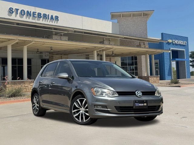 Used 2017 Volkswagen Golf SE FWD image 2