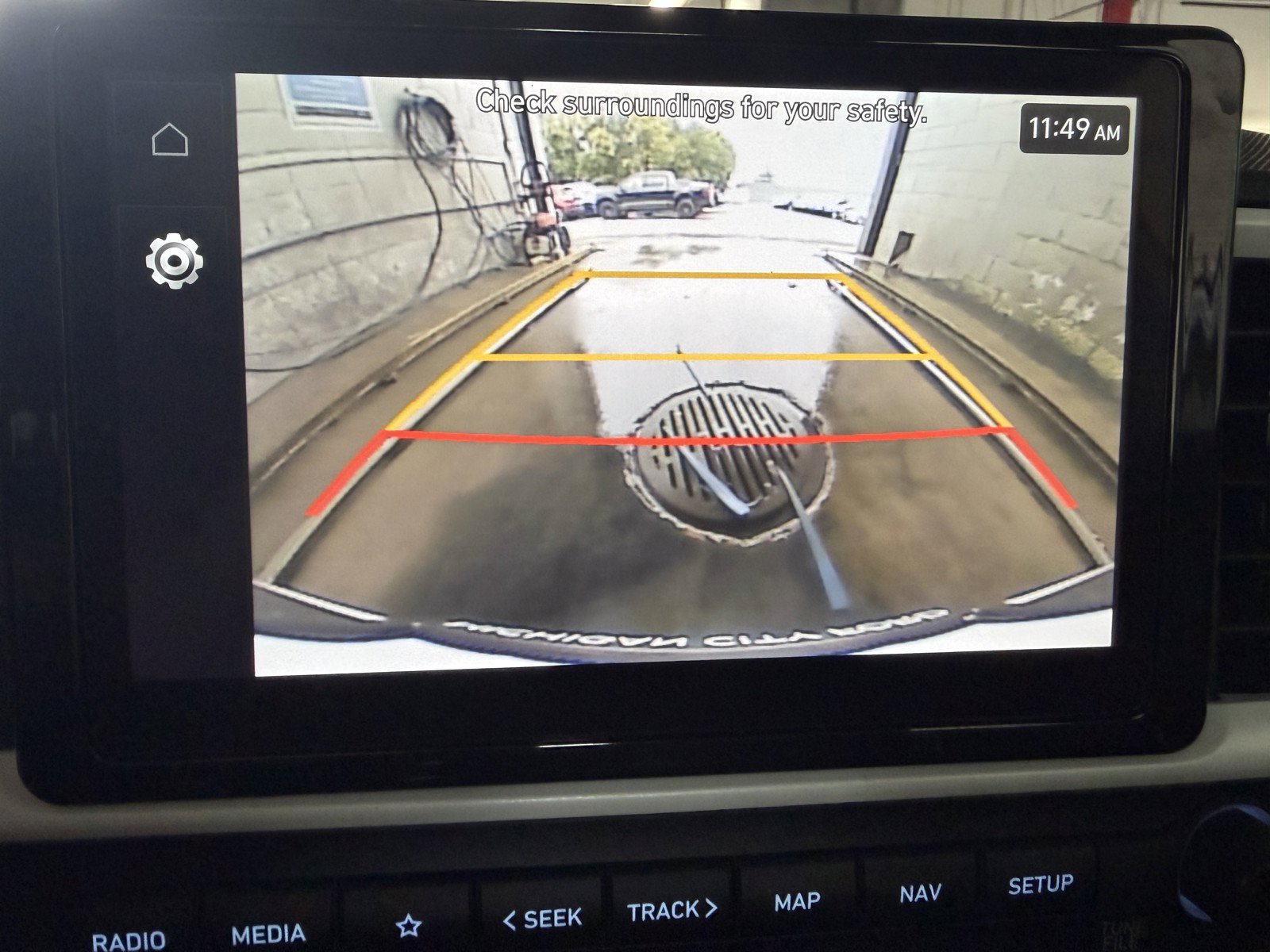 Used 2025 Hyundai Venue Limited FWD image 13