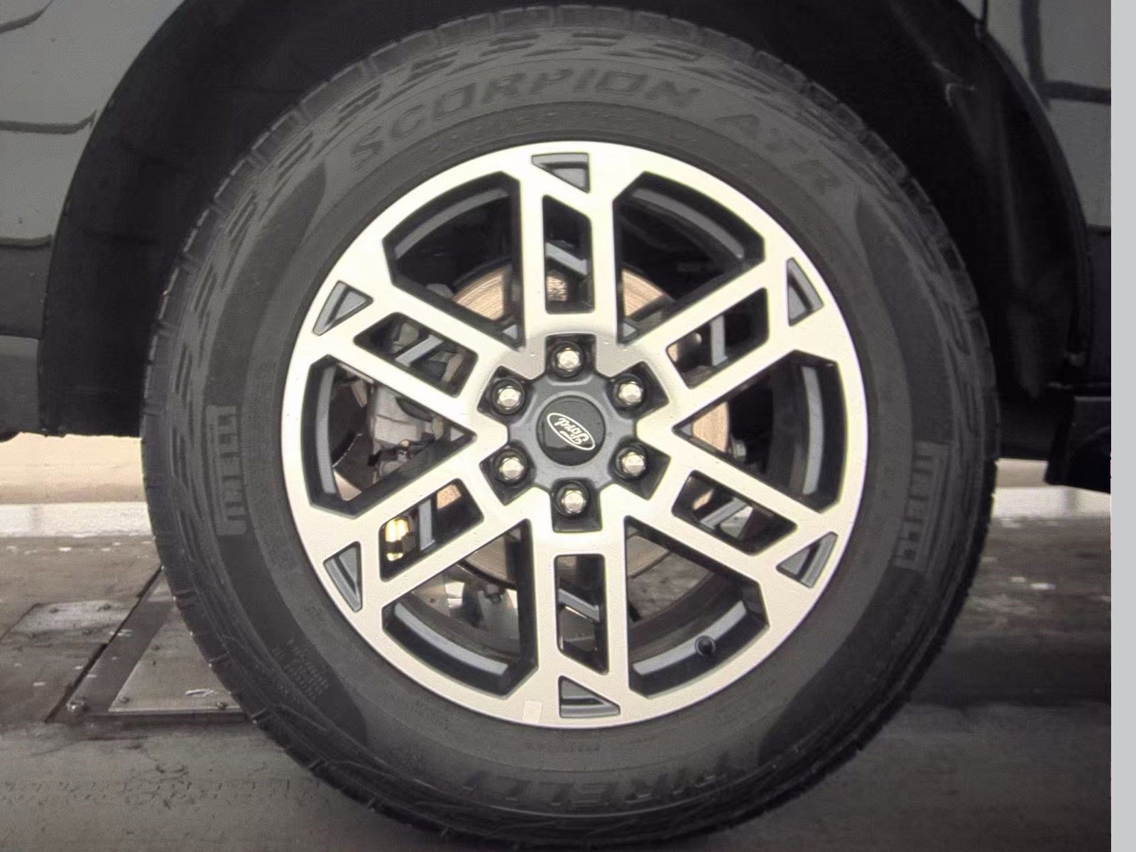 Used 2025 Ford Expedition Max Active AWD/4WD image 11
